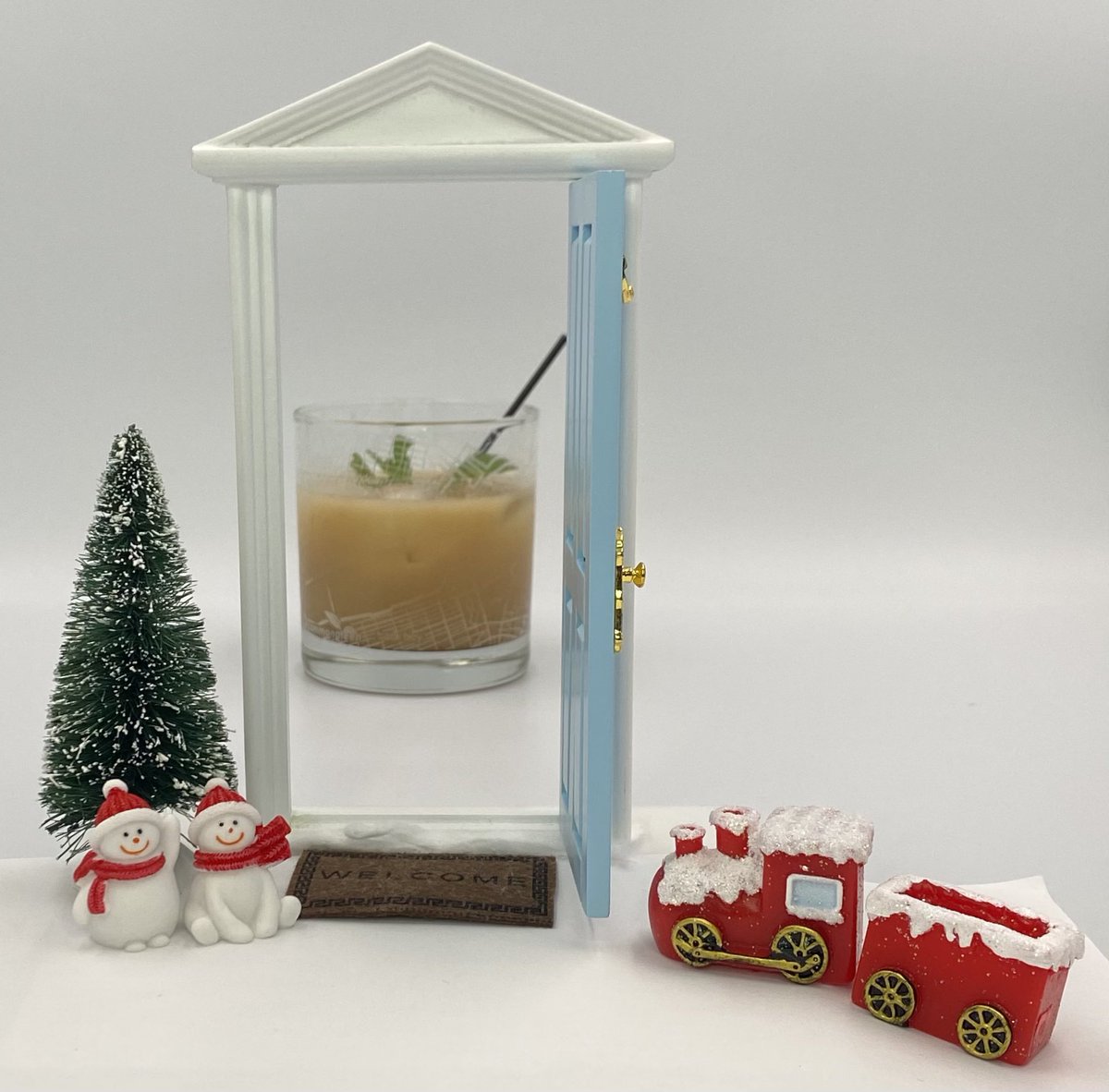 nomadicnerd's tweet image. It’s got cognac, spiced pear liquor, lemon, Cointreau, and a home made cinnamon walnut orgeat.