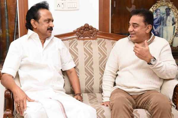 Priya_ShailuMk's tweet photo. கமல் to ஸ்டாலின் : 

நீ MGR பாட்டு பாடுன, நானும் பாடுனேன்..அதேமாதிரி நானும் நாலு பழமொழி பேசுவேன், நீயும் பேசனும்..இப்ப இதான் நம்ம கூட்டணி..ஓகே.😂 https://t.co/c5N1fI87qk