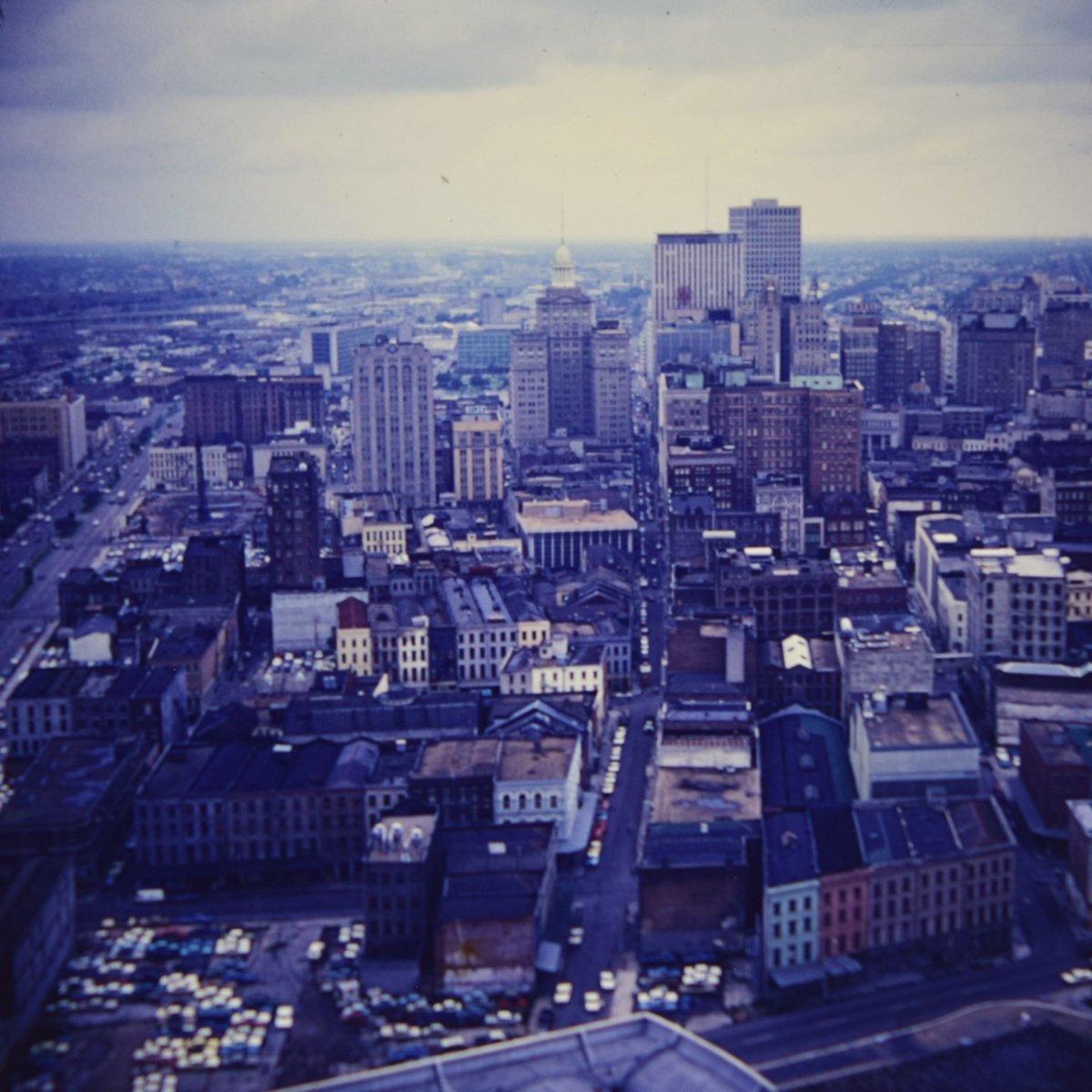 ashleyymad's tweet photo. My quarantine hobby has been DIY conversion of 35mm slides and 8mm reels to digital format. A lot of trial and error and finally have something to show for it. Here's New Orleans through my grandfather's lens in 1970. https://t.co/xsc83xv1zi