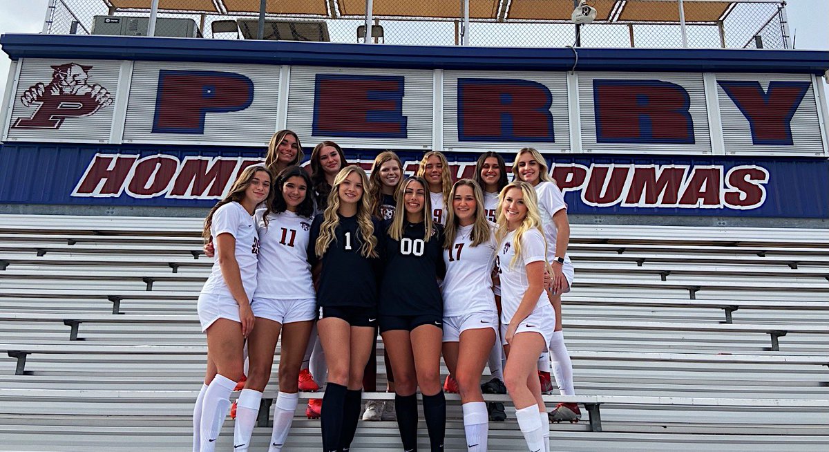 Perrygsoccer's tweet photo. picture day in the puma nation!! we are so excited for the season💍💍 https://t.co/tiwbzhXizf