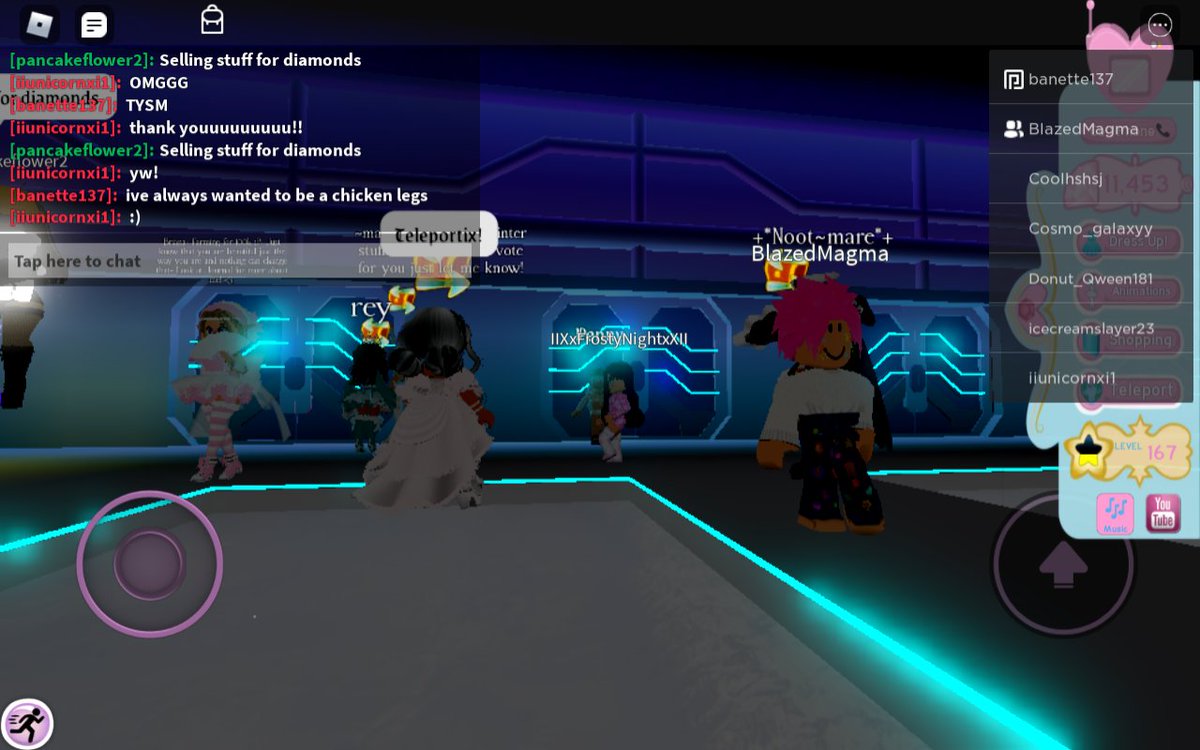 RoyzZeela's tweet photo. @SourceOfMars Y'all I found a scammer I traded my light halo for Robux she wanted me to go first cuz I seen she had proofs she unadded me and blocked me on twitter plz help me out!!! #scammer #royalehightrading #royalehightrades #royalhighscam #Royalhigh https://t.co/XEYsdSAm6g