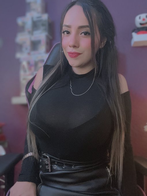Stream cumplea&ntilde;ero 🥳https://t.co/Mij6UNlIWJ https://t.co/j6pQHqaCLr