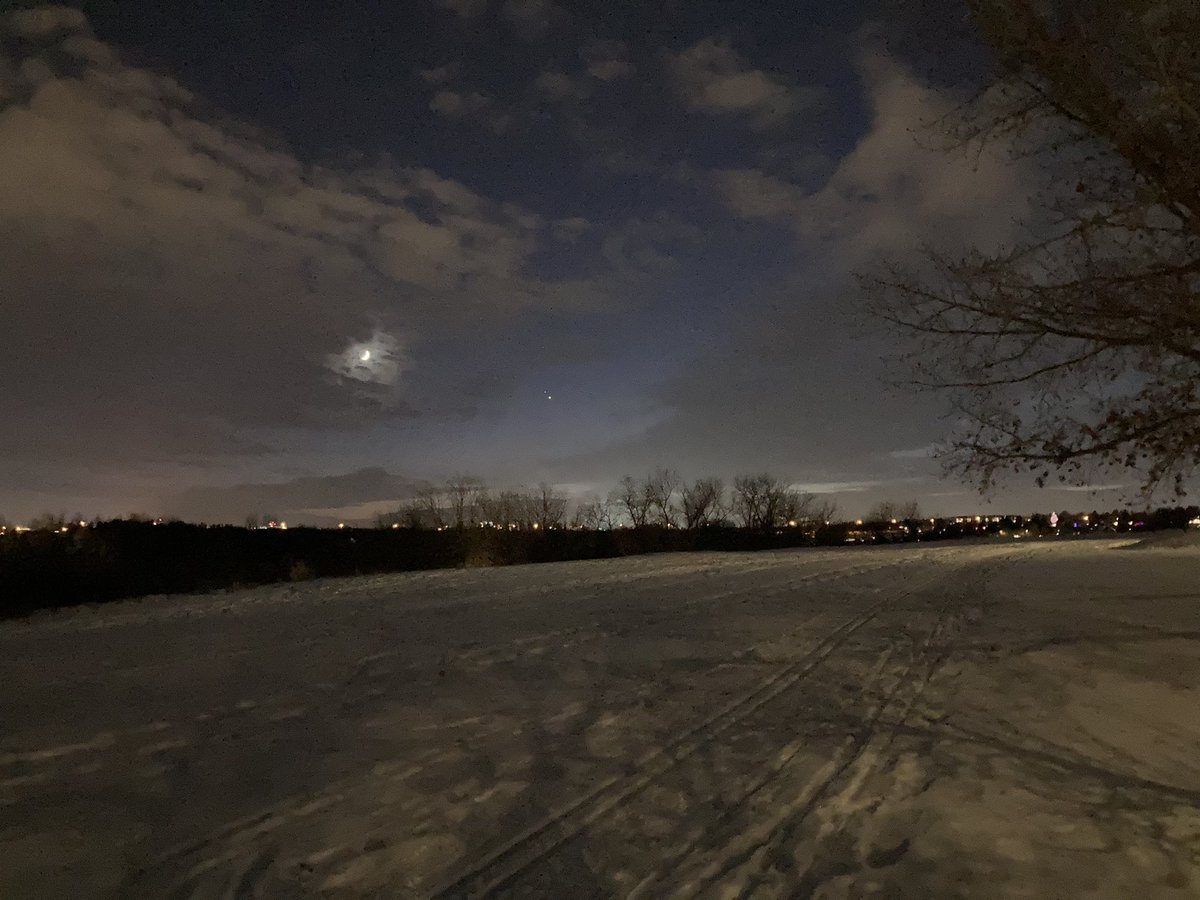 GSarty's tweet image. Jupiter, Saturn and the Moon tonight.