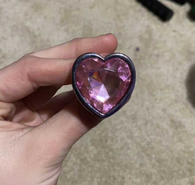 Who wants to see me use this on #chaturbate ?? 🍑💖💎 https://t.co/6Sgh9MVfmj<a href="/tag/chaturbate"class="tags">#chaturbate</a>