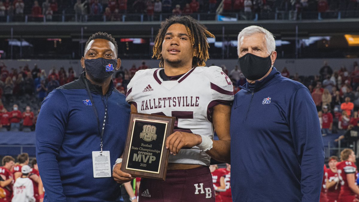 uiltexas's tweet photo. Congratulations to @football_ned on their 1st #UILState Football Championship! 

Jonathon Brooks (Hallettsville) named Offensive MVP with 299 rush yds (3A Champ Game Record), and 3 TDs.

Xavier Wishert (Tuscola Jim Ned) named Defensive MVP with game-high 9 tackles. https://t.co/Lctn6etXM9