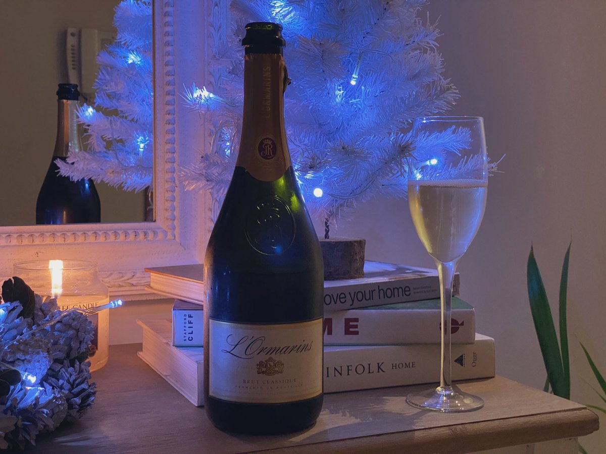 DanReallyLikesWine tweet media