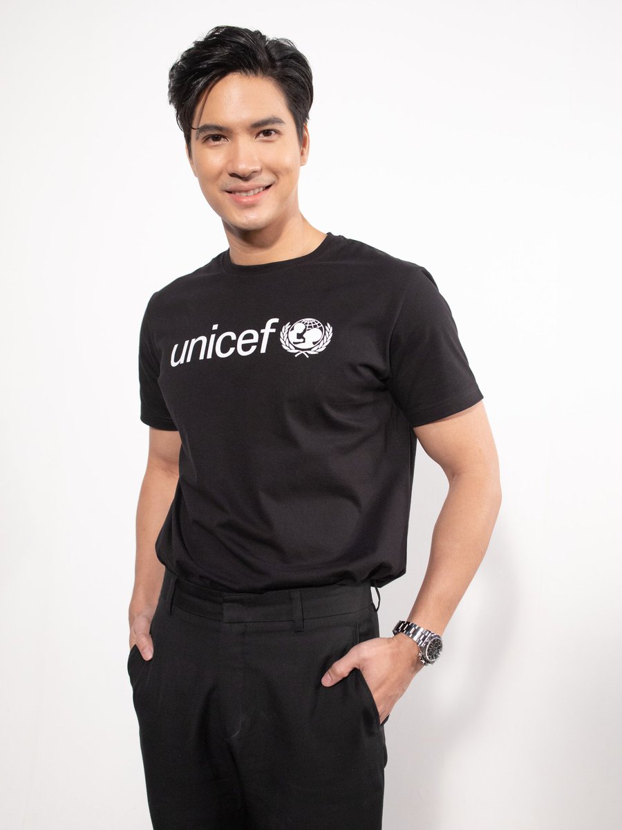 mayaonline2002's tweet image. กลับมาแล้วค่ะสำหรับ #TheBlueCarpetShow for #UNICEF
ครั้งที่3 ซึ่งมาพร้อมเพลงพิเศษประจำรายการโดย #ออฟกัน ฯลฯ และโชว์จาก #MewSuppasit #มินพีชญา #ไมค์ภัทรเดช and more.

📌17ม.ค.64 นะคะ

อ่านข่าวต่อที่ m.facebook.com/story.php?stor…

#รวมใจไปด้วยกัน
#EveryoneForEveryChild
#Mayachannel