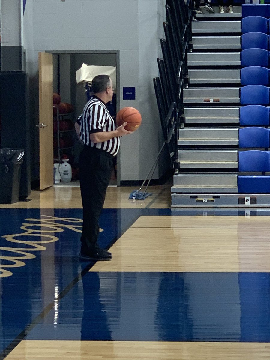 CBOA_Ref's tweet photo. CBOA officials Brian Gorden, @MMu98, &amp; @JacobTaRhEeLs officiated the varsity DH at New Franklin vs Tuscumbia. @MSHSAAOrg https://t.co/VwM56OfMTZ