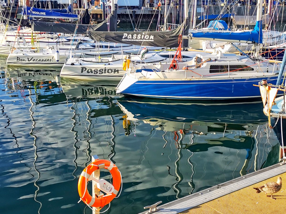 CazR1chards's tweet photo. @coastmag Gotta be my home town...@WeySoHo @WeAreWeymouthUK
#coastalliving #harbourlife #riverwey #weymouth #dorset #coasthour https://t.co/jwWeXvta7c