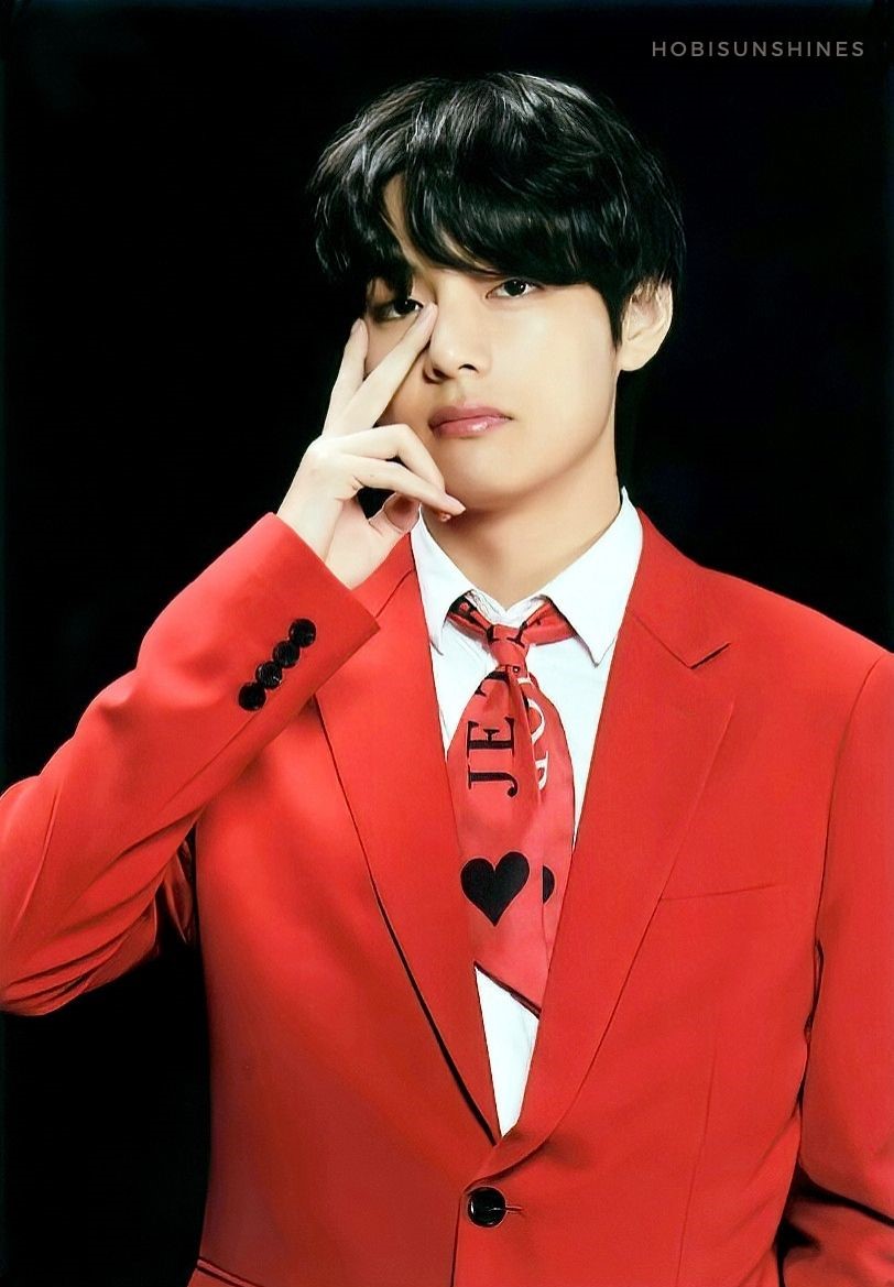hobi_sunshine13's tweet photo. [scan] MOTS ONE mini photocard V

#btslifegoeson #btsdynamite #btsmagazine #BTS #BTSARMY #RM #NUMJOON #JIN #SUGA #JHOPE #HOBI #HOSOEK #JIMIN #V #Taehyung  #JUNGKOK #JK  #BTSPICTURE #mapofthesoulone #btspics #MOTS #MOTSONE https://t.co/HColBoCmWM