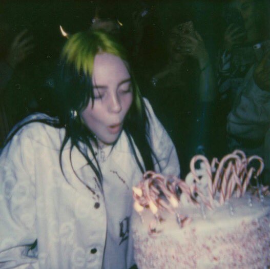 Billie Eilish Charts on X: "Billie Eilish turns 19 years old today! Happy Birthday queen, thanks for always inspiring us and for reminding us to believe in ourselves. #HappyBirthdayBillie https://t.co/JX3LbyhcC7" / X