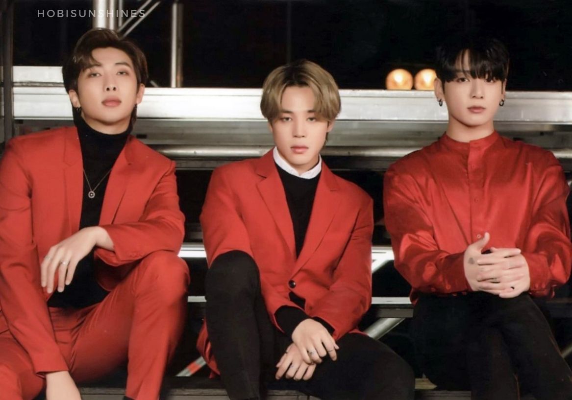hobi_sunshine13's tweet photo. [scan] MOTS ONE mini photocard RM JIMIN JUNGKOK

#btslifegoeson #btsdynamite #btsmagazine #BTS #BTSARMY #RM #NUMJOON #JIN #SUGA #JHOPE #HOBI #HOSOEK #JIMIN #V #Taehyung  #JUNGKOK #JK  #BTSPICTURE #mapofthesoulone #btspics #MOTS #MOTSONE https://t.co/H17k5ul0Ib
