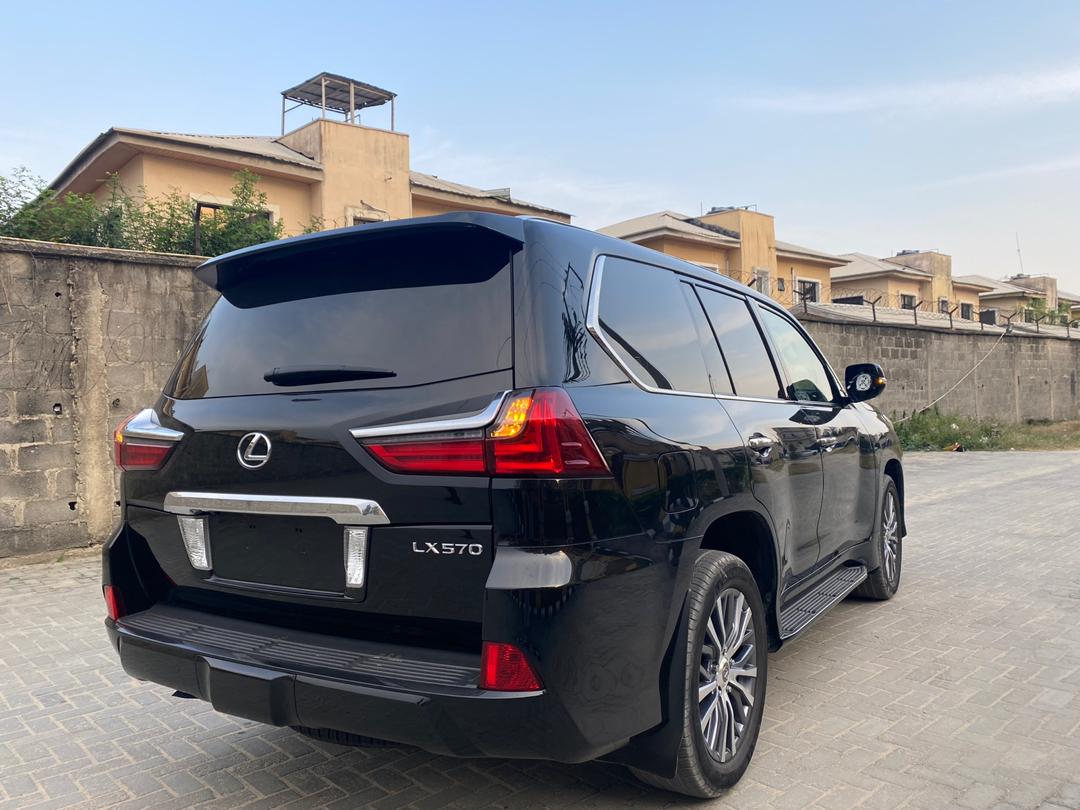 Autogurusoffic1's tweet photo. FRESH OFF THE BOAT 
2017 LEXUS LX570 
ACCIDENT FREE 
FULLEST OPTION WITH HEADS UP DISPLAY.
LAGOS CLEARED 
PRICE: 43m
08125142464
@Tutsy22 @Jurshh @BuyLagosLtd @opekingfrosh @KingsmenAuto #cleanthings #BringBackOurBoys #CongratulationsLaycon https://t.co/tr76OFVMFz