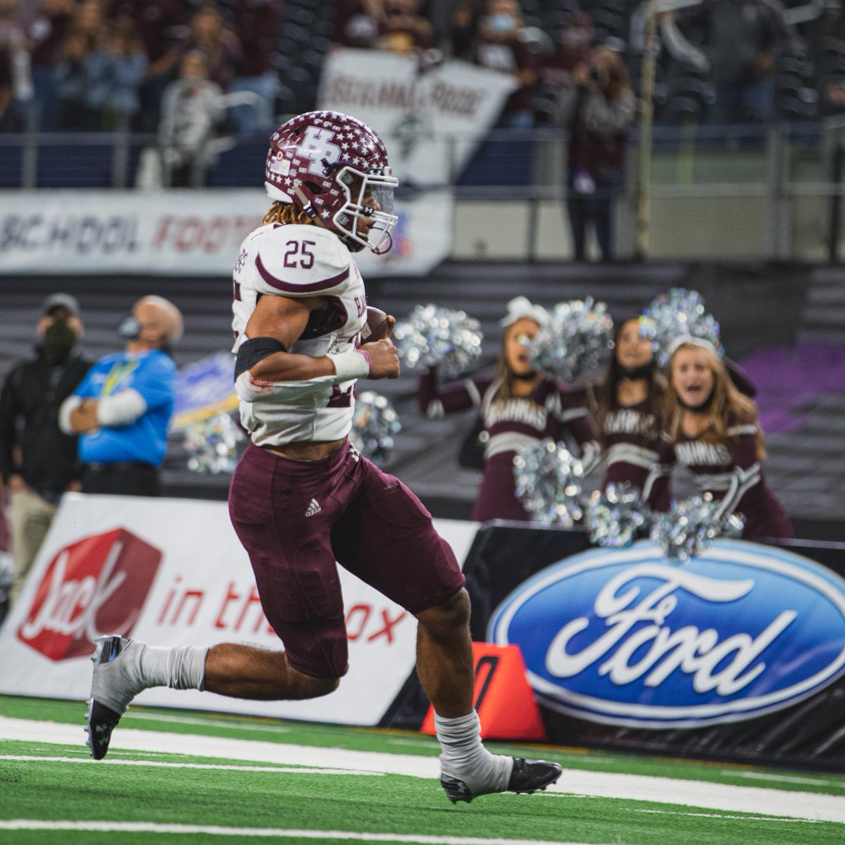 uiltexas's tweet photo. Congratulations to @football_ned on their 1st #UILState Football Championship! 

Jonathon Brooks (Hallettsville) named Offensive MVP with 299 rush yds (3A Champ Game Record), and 3 TDs.

Xavier Wishert (Tuscola Jim Ned) named Defensive MVP with game-high 9 tackles. https://t.co/Lctn6etXM9