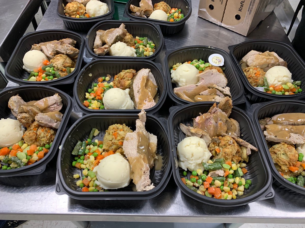 CPRSS_BSD's tweet image. CP Student Services, Culinary teachers and students,  have been busy prepping, cooking and putting together turkey dinners for our entire school community. Every student and staff member will receive a traditional holiday meal this year.  #crocuscommunity #give @BrandonMBSD