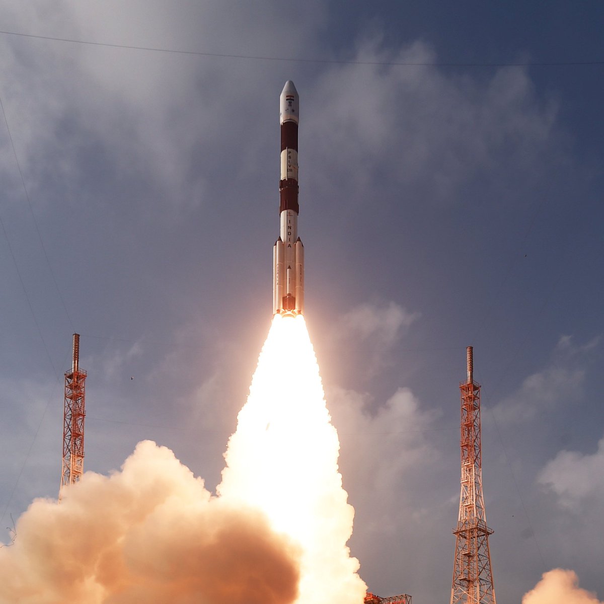 MayankJoshiBJP's tweet image. और एक सफलता इसरो के नाम!

सतीश धवन स्पेस सेंटर, श्रीहरिकोटा से कम्युनिकेशन सैटेलाइट #CMS01 को #PSLVC50 के माध्यम से सफलतापूर्वक प्रक्षेपण करने पर इसरो के सभी वैज्ञानिकों एवं समस्त देशवासियों को हार्दिक बधाई।

यह हम सभी के लिए गर्व का क्षण है।
जय हिन्द !