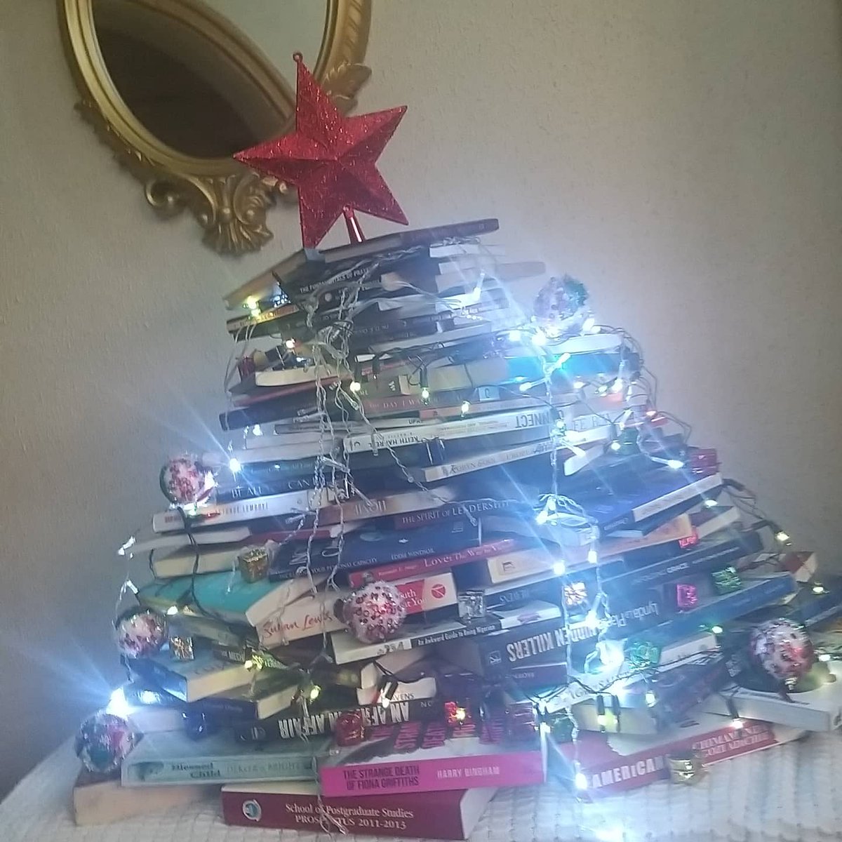 thereadingmomng's tweet photo. Our #booktree is up!💃💃💃💃💃

Thanks to @thebookwormcafeng for inspiring me to do this. It took a whole year to get around to it but we finally did it 😁

#thereadingmom #christmastree #christmasbooktree🎄 #booktree🎄 #booktreechallenge #booktrees #litdecember #booklovers https://t.co/XqIXscQ5nb