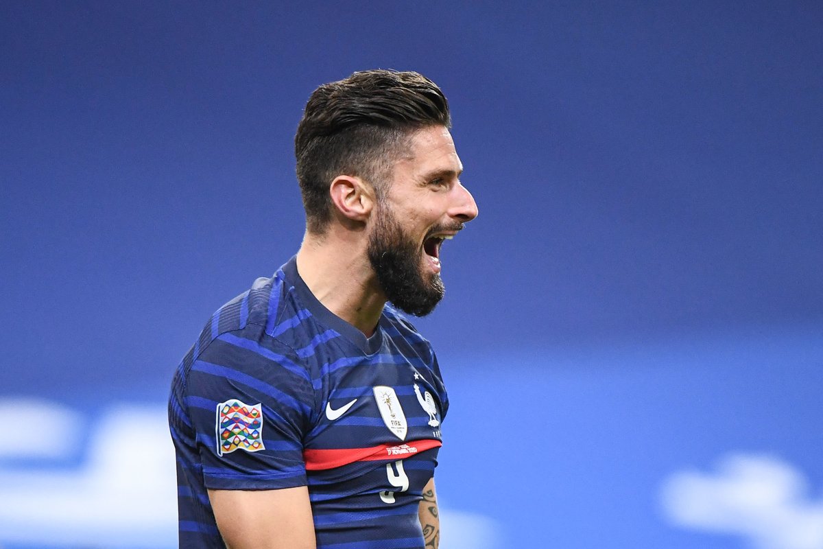 Didier Deschamps à propos d’Olivier Giroud :

« Il est encore là (en EDF) pour un bon bout de temps vu ses dernières performances. Moins qu'il y a quelques années car le temps passe, mais pour quelques temps vu son mental. »

(L’Équipe)