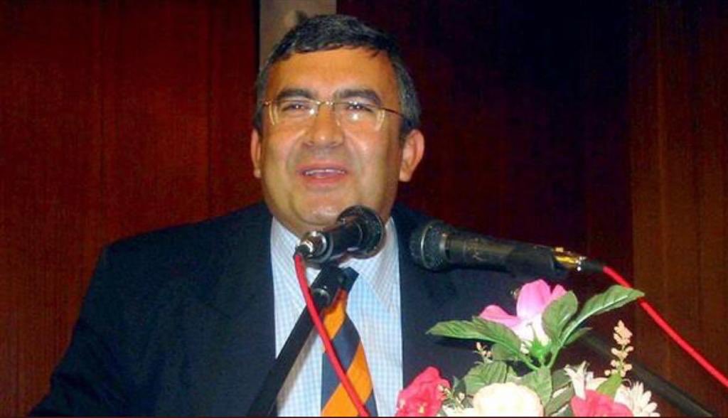 Hablemitoglu_N's tweet photo. "İnsanoğlu hakikati ve saadeti hiç bulamaz ve lâkin bu hakikat ve saadet yolunda yürüyene yardımcı bir şey vardır, bu karanlıkta fenere benzer, buna maarif ve bilgi derler, maarif insanın fikrini çok eder, zekasını arttırır."
#Gaspıralıİsmail
#NecipHablemitoğlu https://t.co/JqLqbl88df