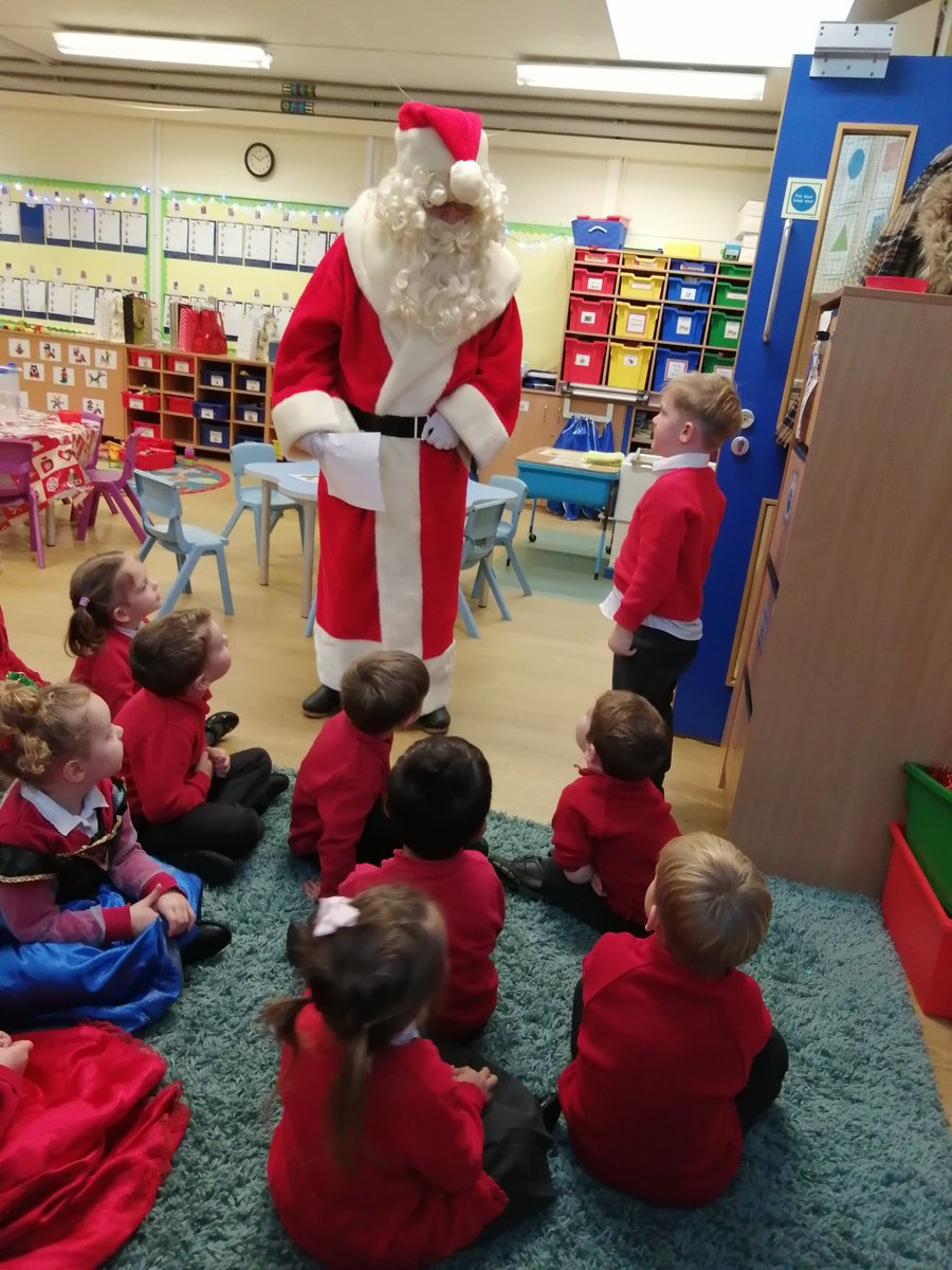 WhetstoneNurs's tweet photo. Nursery had a surprise visit from Santa today! He wanted to check that we had all been good! https://t.co/YZMc6OejhC