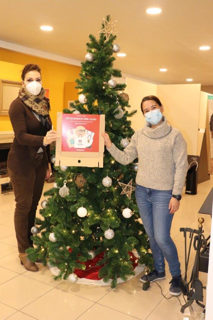 SolucionesAbril's tweet photo. Estas Navidades para celebrar con tu familia y amigos gracias a @TelepizzaTeruel  y @Asempaz #teechamosunacaja  #apoyocomerciolocal https://t.co/cyMw63nvS9