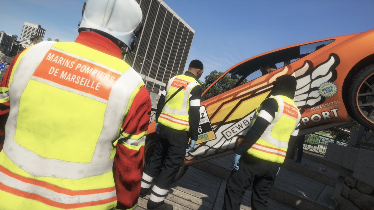DcpjRemi's tweet photo. #BMPM #SIMULATION #AVP 
Dans la soirée d'hier, je suis intervenu en doublure chef d'agrès VSAV sur un AVP. Ce rôle me permet de m'entrainer pour mon futur grade de Second Maitre! https://t.co/wdUjuNhvKA