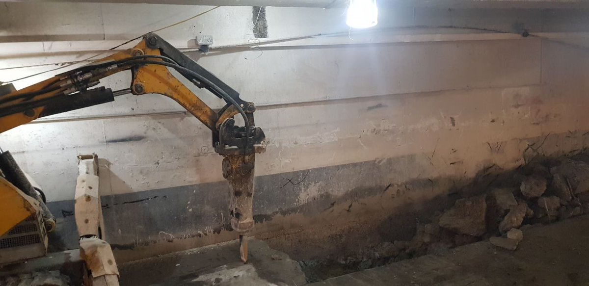 A few pictures from a project we completed last week for a new client in Lewisham, London.

Diamond flush cutting, floor sawing and breaking out of trenches 600mm deep to allow for underpinning!

#Robore #brokk #construction #diamondcutting

robore.com