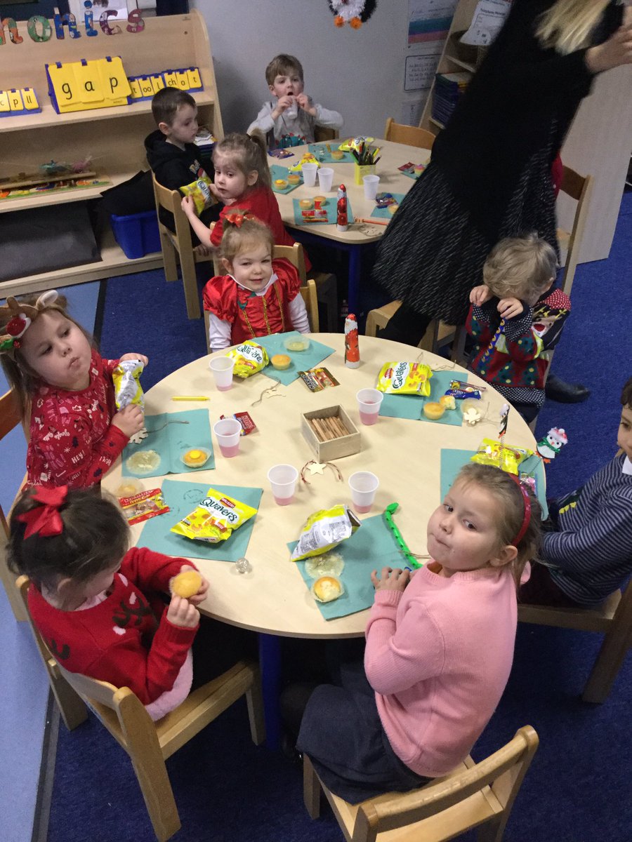 MrsTomkinsMLP's tweet photo. Reception are having a fabulous Christmas party, we have some amazing games to play too. https://t.co/ELQQ4MmyL1