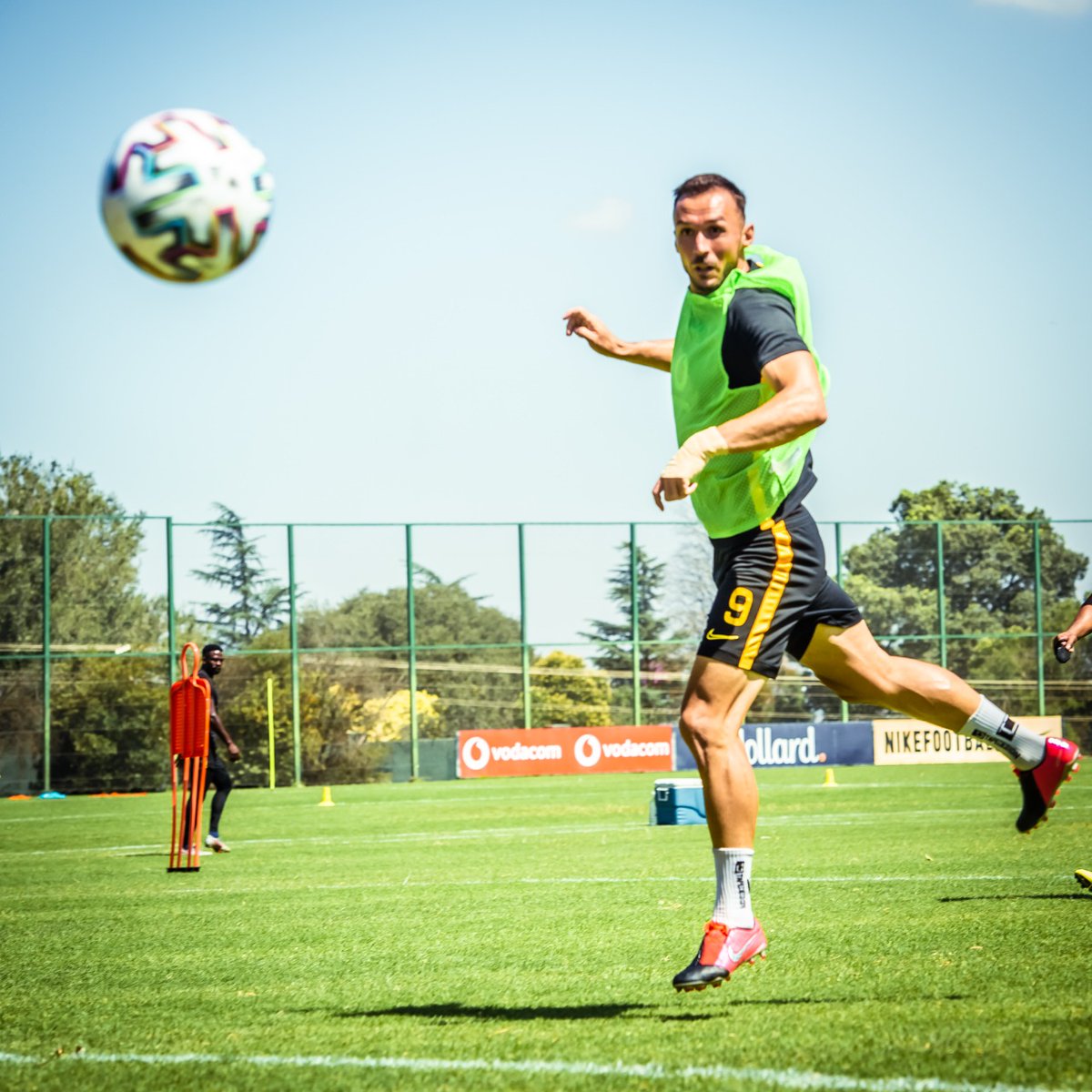 KaizerChiefs's tweet photo. Training done 🚴🏿‍♂️💪🏻🏃🏻‍♂️ #Amakhosi4Life https://t.co/YmE8aNrIl8