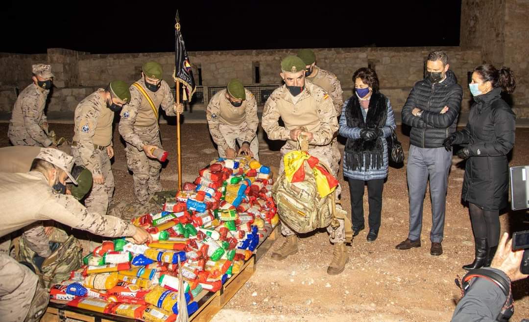 AytodeCaravaca's tweet photo. ¡Gracias a todos por vuestra colaboración! 🤝🛍
ℹLa Unidad #Naval transporta cerca de nueve toneladas de alimentos para las delegaciones de @_CARITAS en el Noroeste.
➕ INFO.: https://t.co/uAdLB5Aqo6
#ToneladaSolidaria https://t.co/6qKL4LQuQn