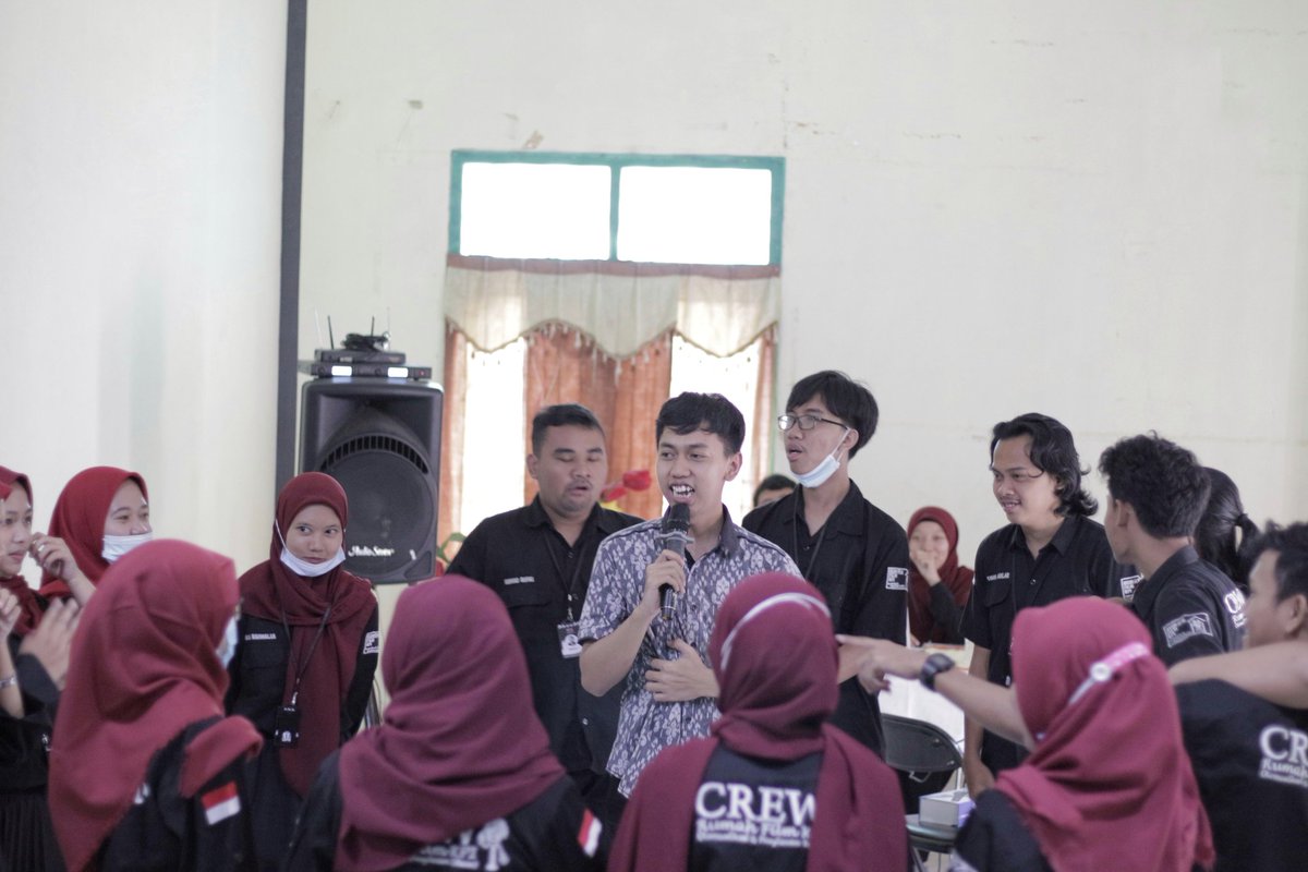 ilham0fficial_'s tweet photo. Latihan Dasar Kepemimpinan UKM Rumah Film KPI UIN Raden Intan Lampung Angkatan 18 🎤 https://t.co/y3QX4vXxwJ