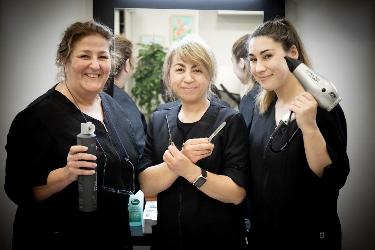 CatalunyaPlural's tweet photo. 📝 REPORTATGE | #ApropAMB
Contra les desigualtats de la pandèmia, neixen projectes que faciliten un futur laboral a les dones.
Per @CarlaBenitoG
https://t.co/le7ChuCm0t https://t.co/sdJ2mXShJK