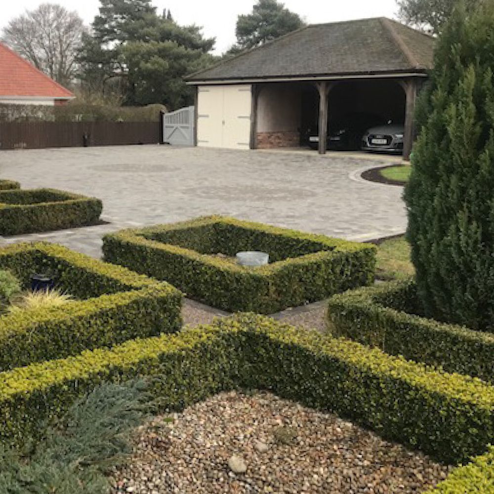 BSEdirectories's tweet photo. A new and exciting online design service is now available from the Archley team. From as little as £250* they can create with you unbelievable magical spaces and the garden of your dreams. Call them on 01284 724486 / 07860 577557,  or email: archleypaving@btinternet.com. https://t.co/bh3PijlFfL