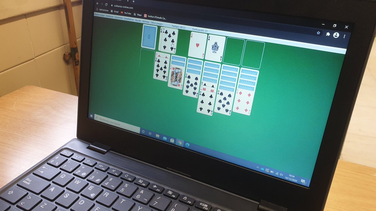 albertvallspou's tweet photo. Si no pots portar jocs de taula per culpa de la Covid, doncs a @LaSalleSCF els fem digitals. #classedematesdiferent #aprendreamblesTIC #matesTIC https://t.co/DKTTndjYNB