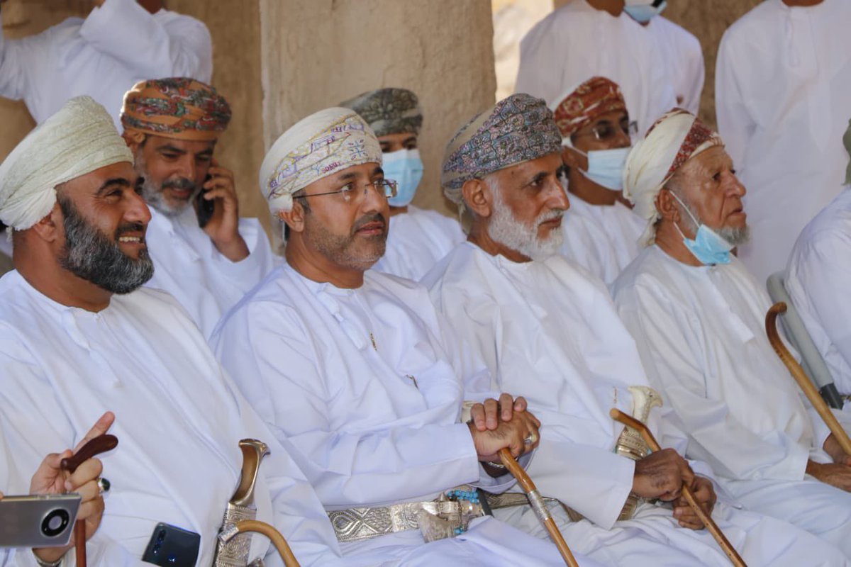 wilayat_adam's tweet photo. سعادة الشيخ/ سالم بن حمد المحروقي ( عضو مجلس الشورى ممثل #ولاية_أدم ) يرعى حفل تكريم المشاركين في معسكر " تنظيف حارة بني شيبان " و الذي نظمه أبناء المنطقة خلال شهر أكتوبر الماضي . https://t.co/5iZgup1bha