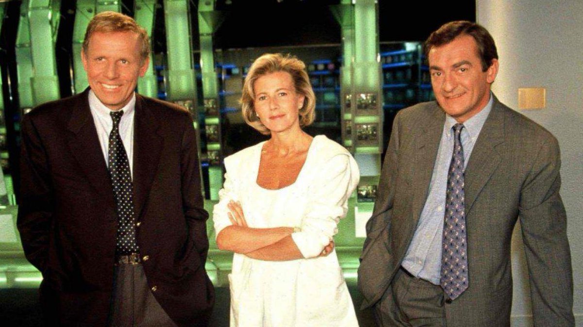 JPhilippeLongo's tweet image. 48 ans de carrière, 33 ans à la tête du #13heures de @TF1, un succès jamais démenti pour ce vrai passionné qui aime les Gens. C&apos;est certainement la dernière grande &quot;star&quot; de l&apos;info et le seul à quitter son trône en pleine gloire... Bravo Monsieur @pernautjp ! #MerciJeanPierre