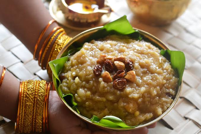 ChakkarapongalA sweet form of same is called Chakkarpongali, which is offered to Bhagwaans during vratha. In sweet pongali sugar, cowmilk, moongdal, rice, cow ghee, dryfruits, edible raw karpoor are used. Both of these dishes hold highest importance.