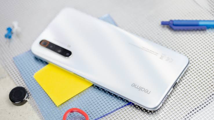 TechLeakster's tweet photo. New update available for realme X3 SuperZoom 
Codename: #RMX2081PU 
Region: Indonesia
System: realme UI 1.0 
Version: RMX2081PU_11.A.47 
Release Date: 14/12/2020 
Size: 3.58GB 
#realme #realmeX3SuperZoom https://t.co/hIEk1OFSRE