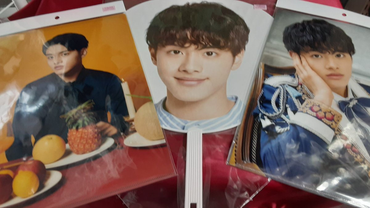 K Books 芸能館 V Twitter 商品紹介 美少年 金指一世くん Tdc うちわ フォトハンガー エロハン 等ご用意しております 他の美少年メンバーのグッズもございます Dream Boys 公演後にでも是非お越しくださいませ Kbooks Dreamboys 美少年 金指一世