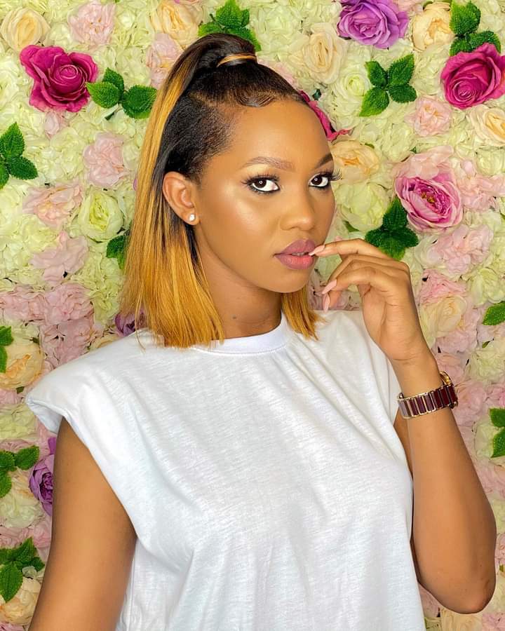 happie_babra's tweet photo. Can urs even like mine🥰❣️🥰
My one n only❣️
My Stargal♥️♥️
My @SpiceDianaUg 
#YoLove🔥🔥🔥
#ProudSpiceGadget❣️♥️ https://t.co/b5xncz7Eat