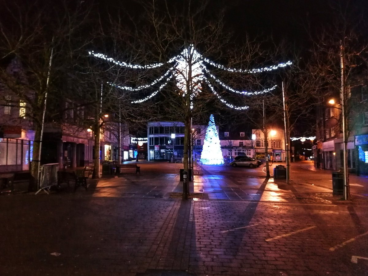 Meanwhile in Wisbech at 4am this morning #Christmas #deco #di #photography  #MentalHealthAwareness #lockdowneffect @CPPMarketPlace @FascinatingFens @Fen_SCENE @FenlandCouncil @WisbechCouncil @fenlandcit @HerewardCountry @WisbechCLLD @wisbechmuseum @wisbech_town @WisbechCLLD