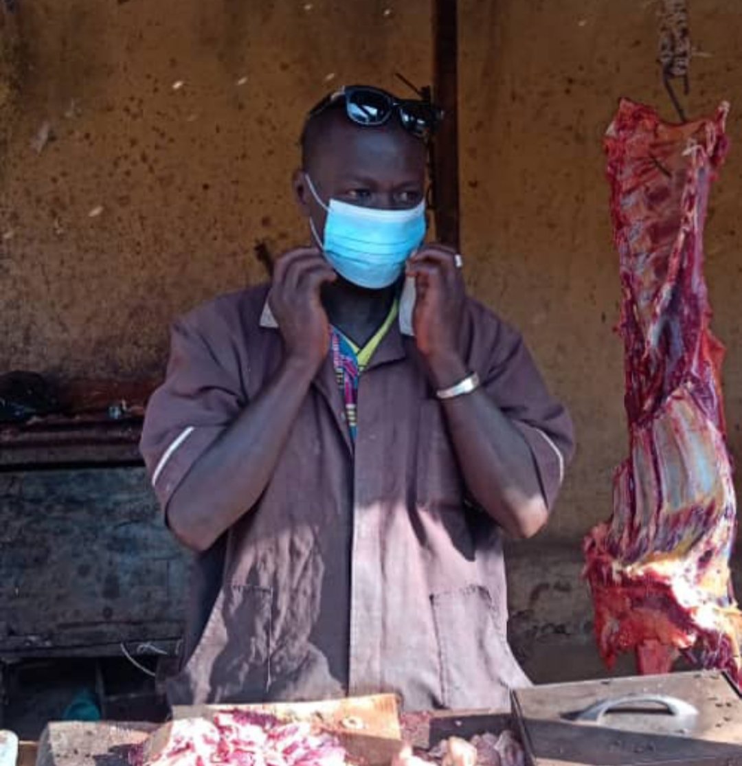 #COVID19 à #Kenieba, Riposte #jeunes en partenariat avec @Unfpamali sensibilise sur le respect des mesures barrières,  la démonstration du port des masques, le lavage correct et régulier des mains à l'eau et au savon <a href="/eugene_kongnyuy/">Eugene Kongnyuy</a>
<a href="/renajem/">RENAJEM</a> <a href="/Iya4D/">IYA4D</a> <a href="/CjCovid/">CJ COVID-19 🇲🇱</a> <a href="/MaliAfriyan/">AfriYAN Mali</a>