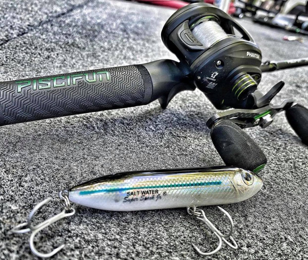 Piscifun's tweet photo. The ultra lightweight Carbon Piscifun Phantom is PERFECT for throwing Topwater lures!
What’s your favorite topwater?! https://t.co/OMN1qDVuHA