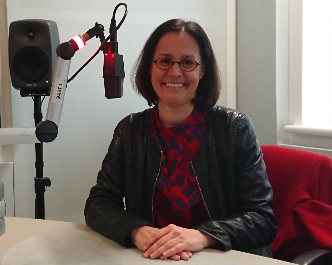 ab 09:42, ein Gespräch mit Diakonie Direktorin <a href="/mariakmoser/">MariaKatharina Moser</a> in #Ö1 #Saldo