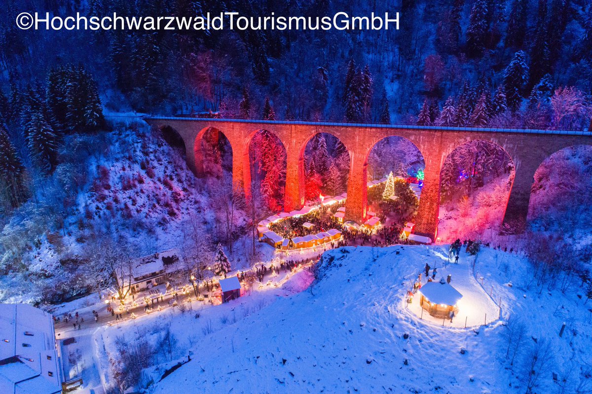 公式 His 添乗員同行の旅 Impresso ちなみに ラヴェンナ渓谷のクリスマスマーケットのイメージはこれ 幻想的でしょ ドイツ クリスマスマーケット ヨーロッパ 海外旅行