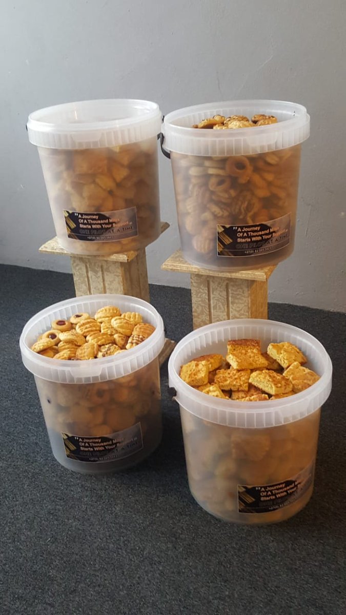 AviCareer's tweet photo. Fam,
Order your bakes for next week's festive celebrations, whether you have a function or you just want to enjoy their freshness and taste.
R280/5l tub excl delivery cost. Orders can be picked up in Atteridgeville.
#MakeItCount #OneBucketAtATime #RoadToCommercialPilotLicense https://t.co/qb5IFOkjTI
