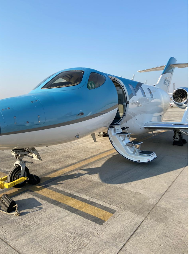 HondajetI's tweet photo. HondaJet Elite at New Delhi Airport today.
The aircraft is the most advanced light jet in the world with refined aerodynamics breakthroughs, a range of 1400 NM - maximizing comfort and maintaining style at the same time. #hondajetelite #lightjets #businessjetsindia #garmin3000 https://t.co/nsDoRlJk4S