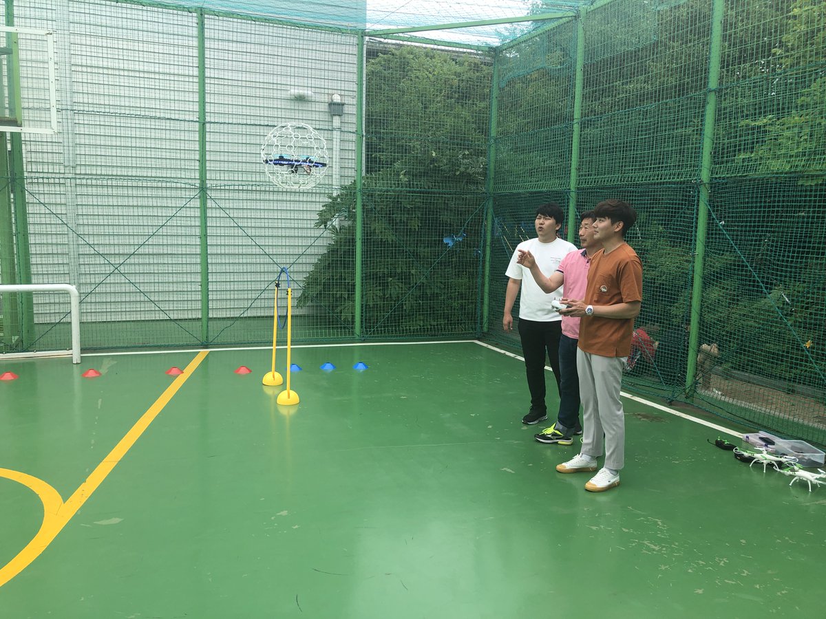 여러 어려움 가운데서도 '드론축구교실' 프로그램을 운영이 가능한 시간, 기간마다 진행하며 2020년 말이 되서야 500만원이라는 큰 후원금액을 모두 소진하여 감사한 마음으로 아름다운 후원내용을 게시하고자 합니다.

<후원금 지출내역>
드론축구공(유소년용): 5set / 850,000원