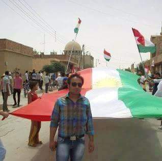 mehmod_kolo's tweet image. بمناسبة يوم العلم الكوردي هذه الصورة ستبقى للذاكرة عنوان .٢٠١١ مدينة الدرباسية