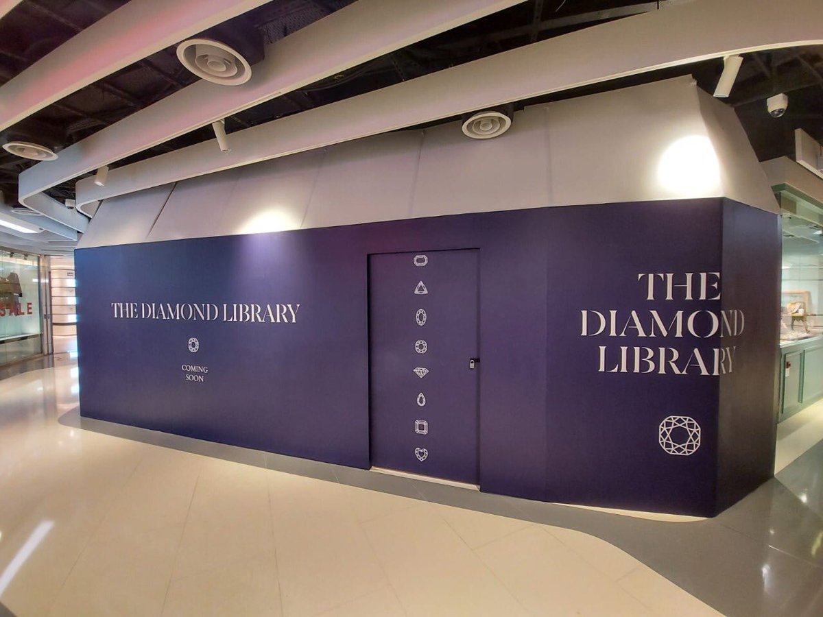 LibraryDiamond's tweet image. Hong Kong, are you ready for this? The Diamond Library is proud to announce our brand new outlet opening in Mira Mall shortly. We can’t wait for you to see the final product - watch this space for more!

#EthicalDiamonds #TheDiamondLibrary